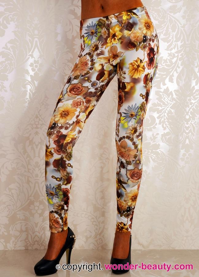 Romantic Yellow Rose Manor Leggings