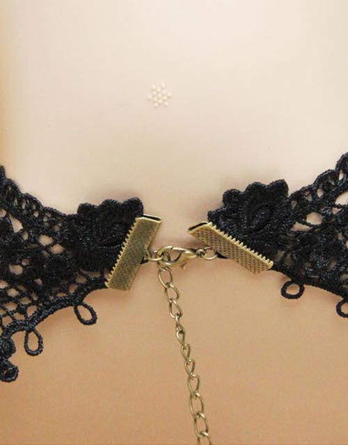 Retro Gothic Red Flower & Crystal Black Choker