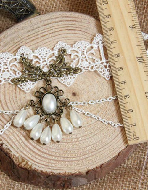 Vintage White Faux Pearl Choker