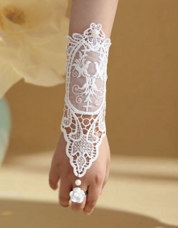 Lolita White Embroidered Lace Bracelet with Ring 