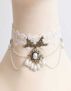 Vintage White Faux Pearl Choker