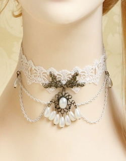 Vintage White Faux Pearl Choker