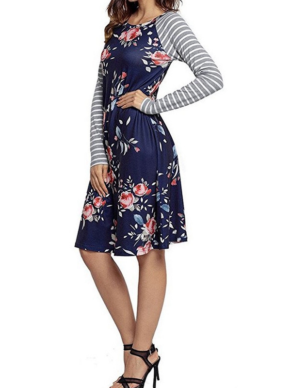 Blue Backdrop Floral Print A-line Loose T-shirt Dress